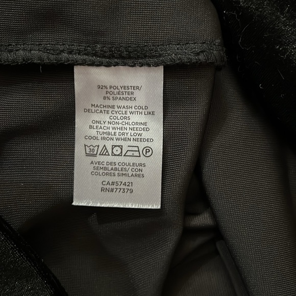 Ann Taylor Factory Off-the-Shoulder Velvet Top. 3/4 Sleeves - Picture 5 of 5